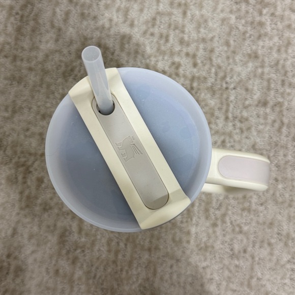 Stanley 40 oz Quencher Tumbler Cream Neutral Handle Straw Lid - Picture 2 of 6